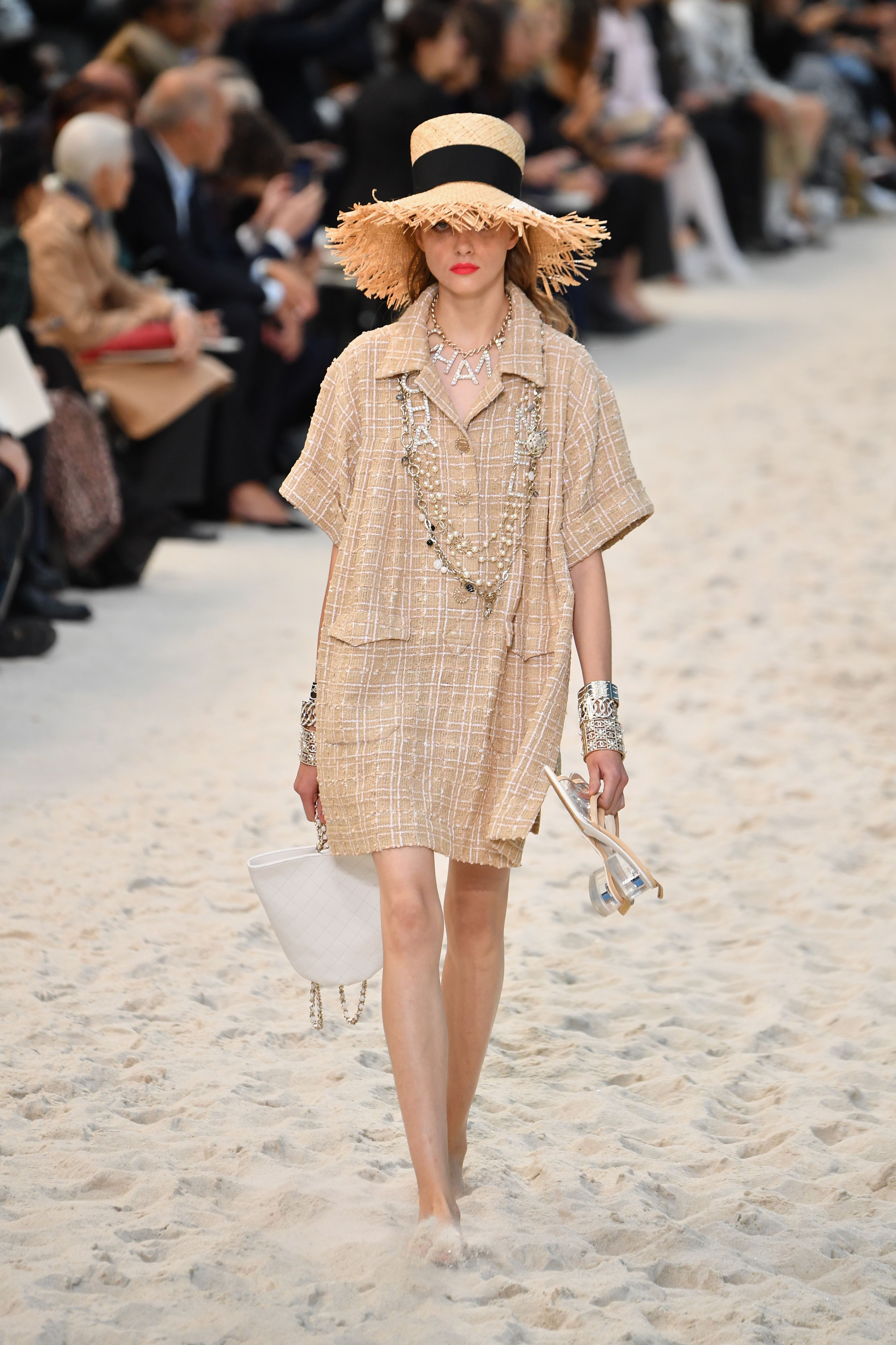 Chanel : Runway - Paris Fashion Week Womenswear Spring/Summer 2019 Chanel : Runway - Paris Fashion Week Womenswear Spring/Summer 2019