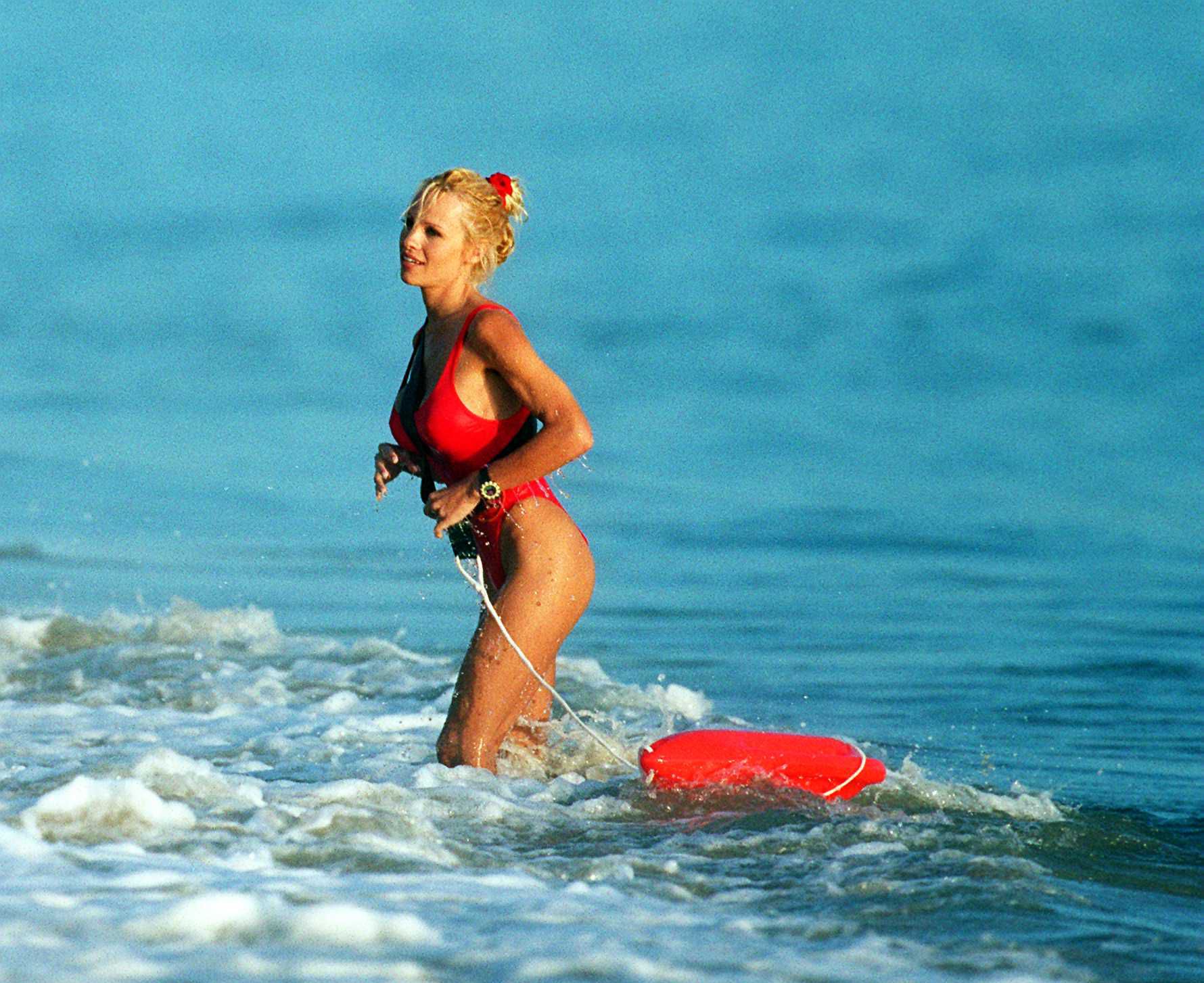 SEPT 8TH 85 MALIBU, CALIF BAYWATCH FILMING THE BAY WATCH BABES SAVE WRESTLER HULK HOGAN FROM DROWNIN SEPT 8TH 85 MALIBU, CALIF BAYWATCH FILMING THE BAY WATCH BABES SAVE WRESTLER HULK HOGAN FROM DROWNIN