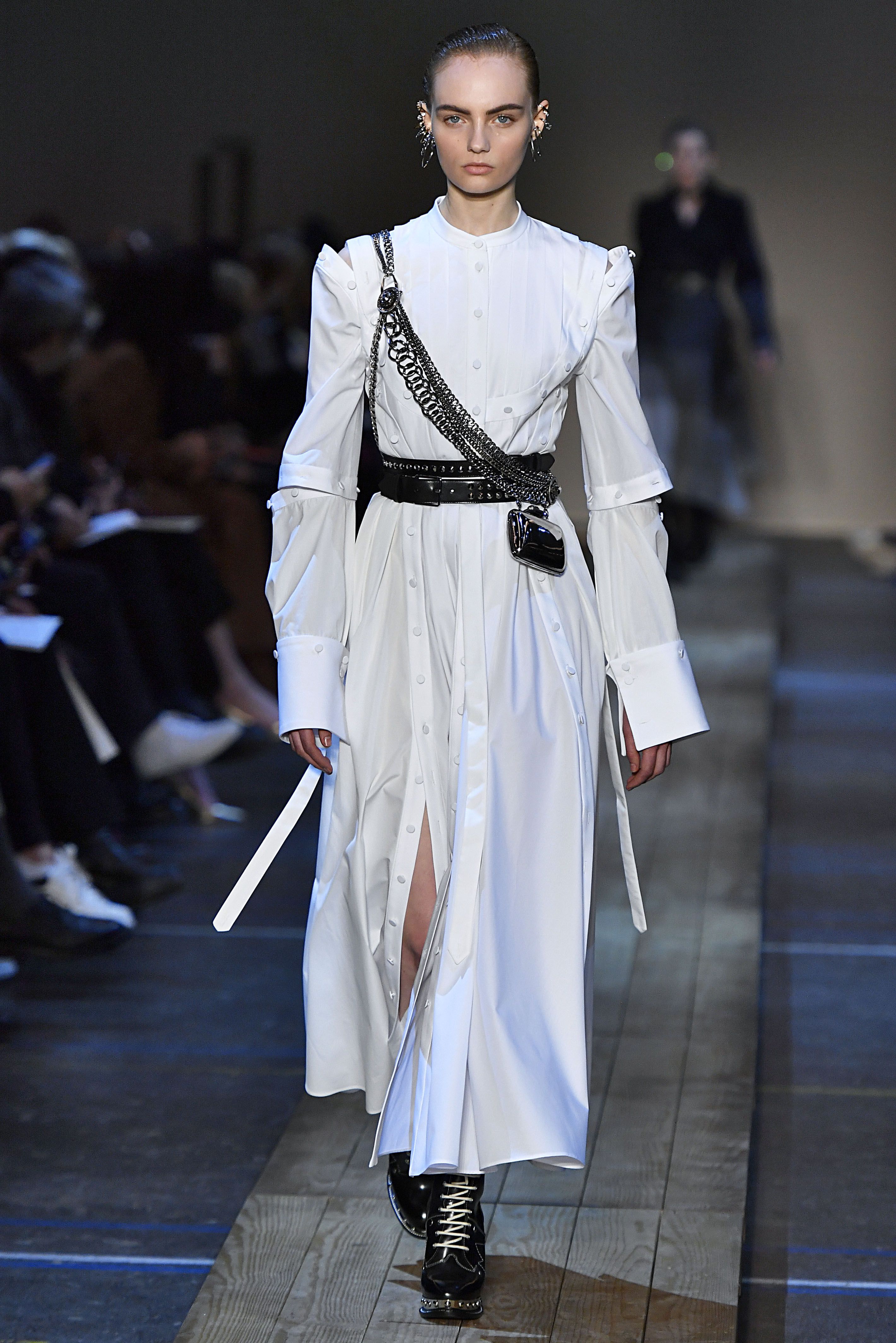 Alexander McQueen - Runway - Paris Fashion Week Womenswear Fall/Winter 2019/2020 Alexander McQueen - Runway - Paris Fashion Week Womenswear Fall/Winter 2019/2020