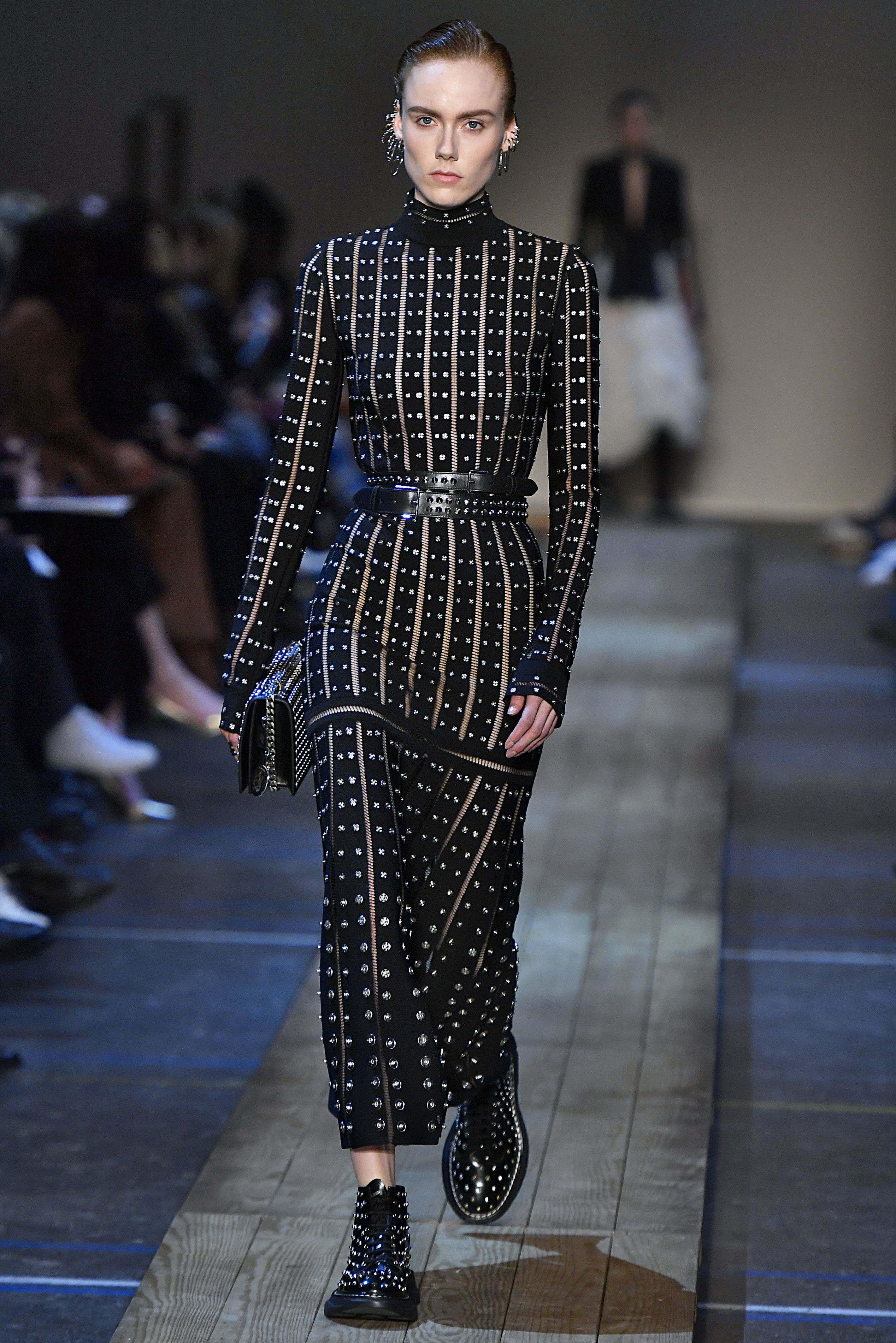 Alexander McQueen - Runway - Paris Fashion Week Womenswear Fall/Winter 2019/2020 Alexander McQueen - Runway - Paris Fashion Week Womenswear Fall/Winter 2019/2020