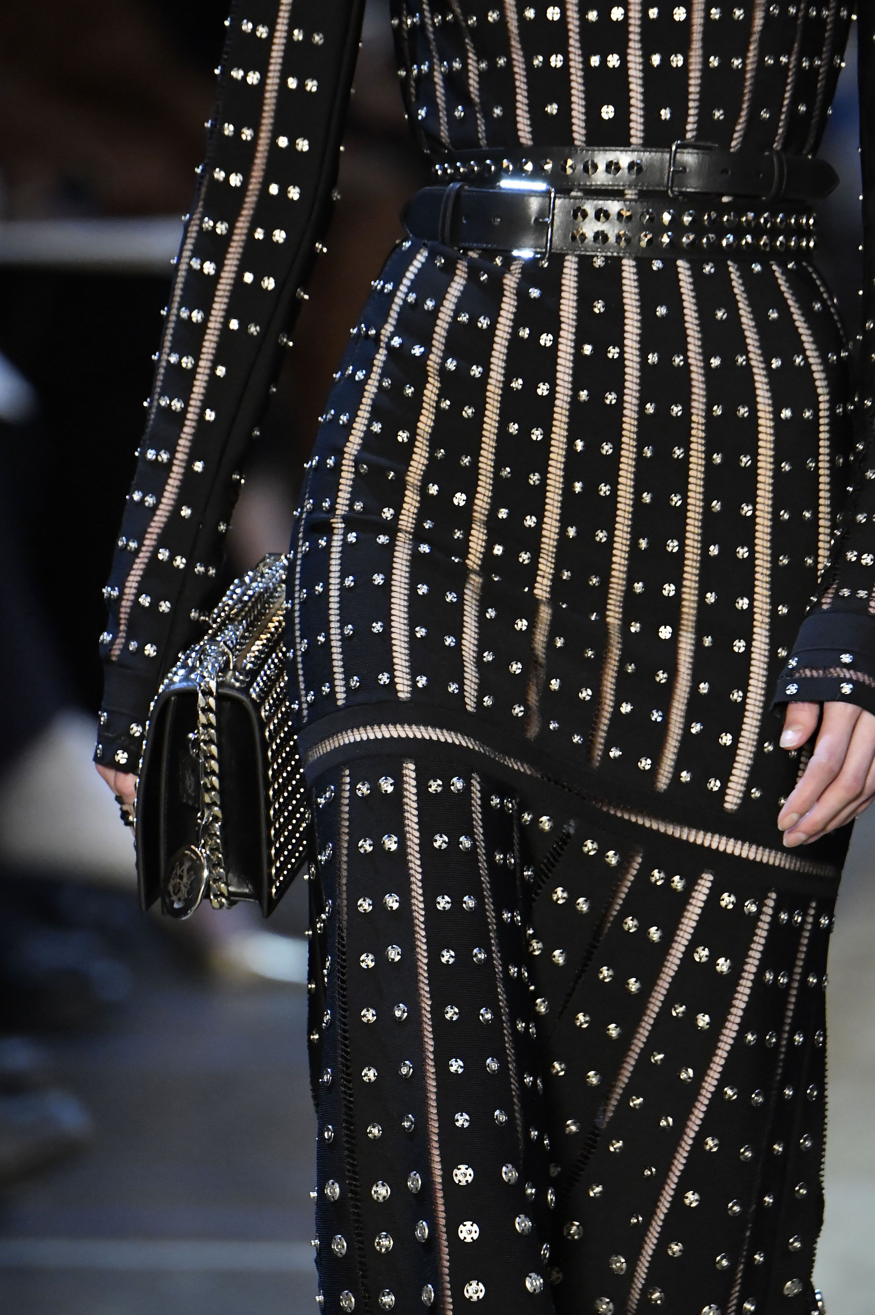 Alexander McQueen - Runway - Paris Fashion Week Womenswear Fall/Winter 2019/2020 Alexander McQueen - Runway - Paris Fashion Week Womenswear Fall/Winter 2019/2020