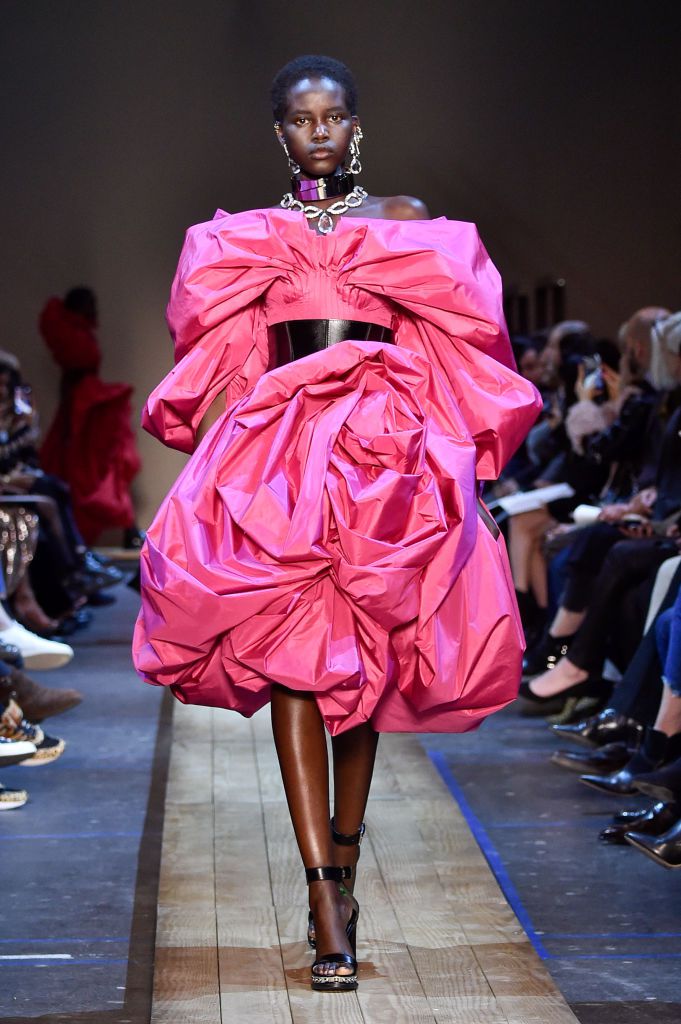 Alexander McQueen : Runway - Paris Fashion Week Womenswear Fall/Winter 2019/2020 Alexander McQueen : Runway - Paris Fashion Week Womenswear Fall/Winter 2019/2020