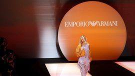 Модный дом Armani займется производством санитарных халатов