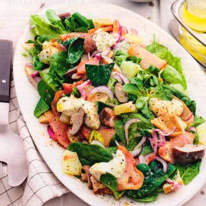 Салат из солёных грибов с курицей и ананасами