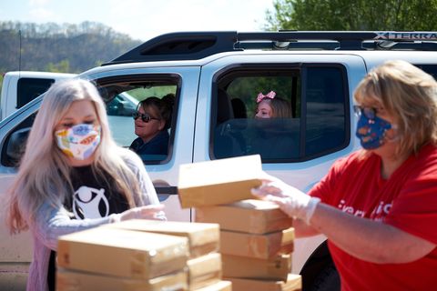 save the children staff deliver learning materials like books, worksheets and educational toys to children and families in eastern kentucky by hosting a distribution event at a local school on wednesday, april 15, 2020 30 million kids in america rely on school for food and learning with the coronavirus closing schools across the country, children living in rural america are without both save the children is hard at work to ensure that the country’s most vulnerable kids are learning and getting the nutrition they need while they’re home from school
