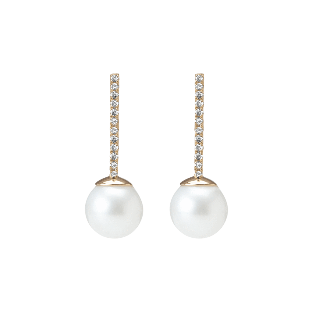 Proud Pearl Earrings with White Diamonds