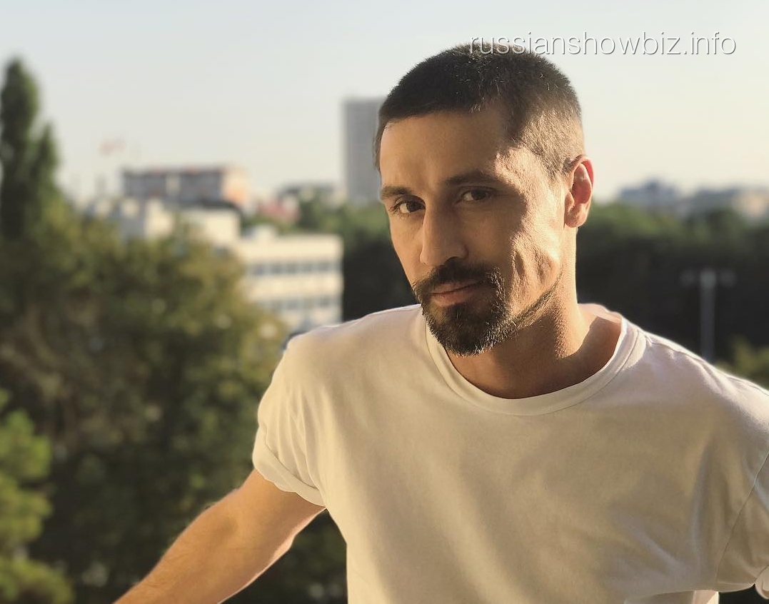 Дима Билан показал, как делит гонорар