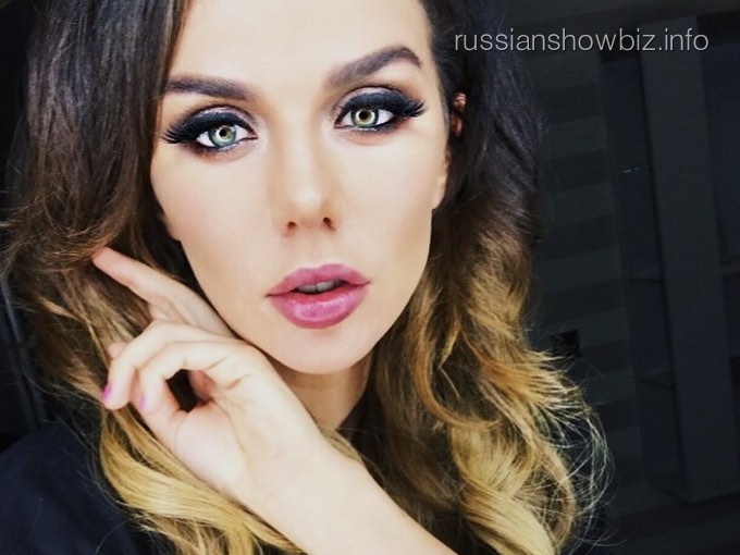 Анна Седокова напишет книгу