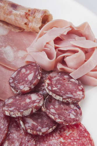 20 продуктов, которые нужно исключить из рациона, чтобы не стареть
