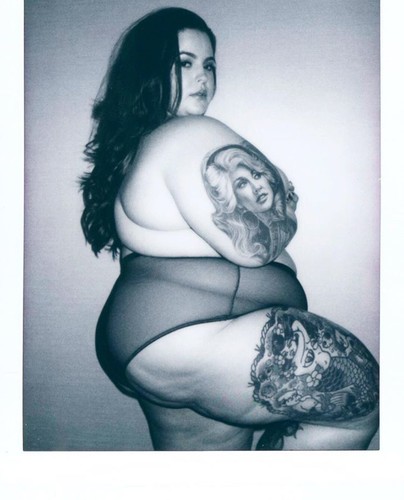 «Толстые люди тоже занимаются сексом. Часто и много»: plus-size-модель Тесс Холлидей ответила хейтерам