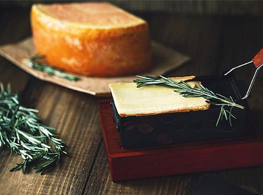 Раклет — сыр для настоящих гурманов