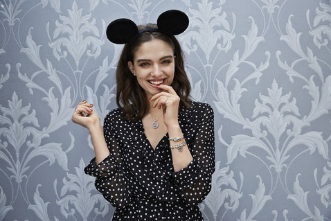 Модные новинки октября: шармы и браслеты из коллекции Pandora и Disney