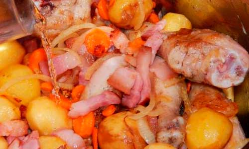Бульон-из-цыпленка-с-молодым-картофелем Бульон из цыпленка с молодым картофелем
