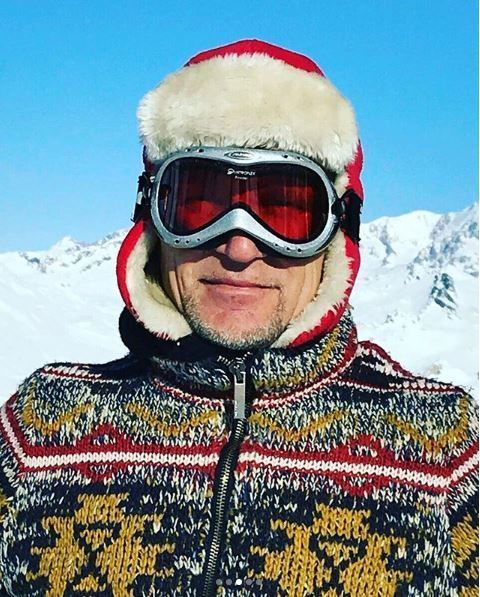 Олег Скрипка показал, как нужно кататься на лыжах