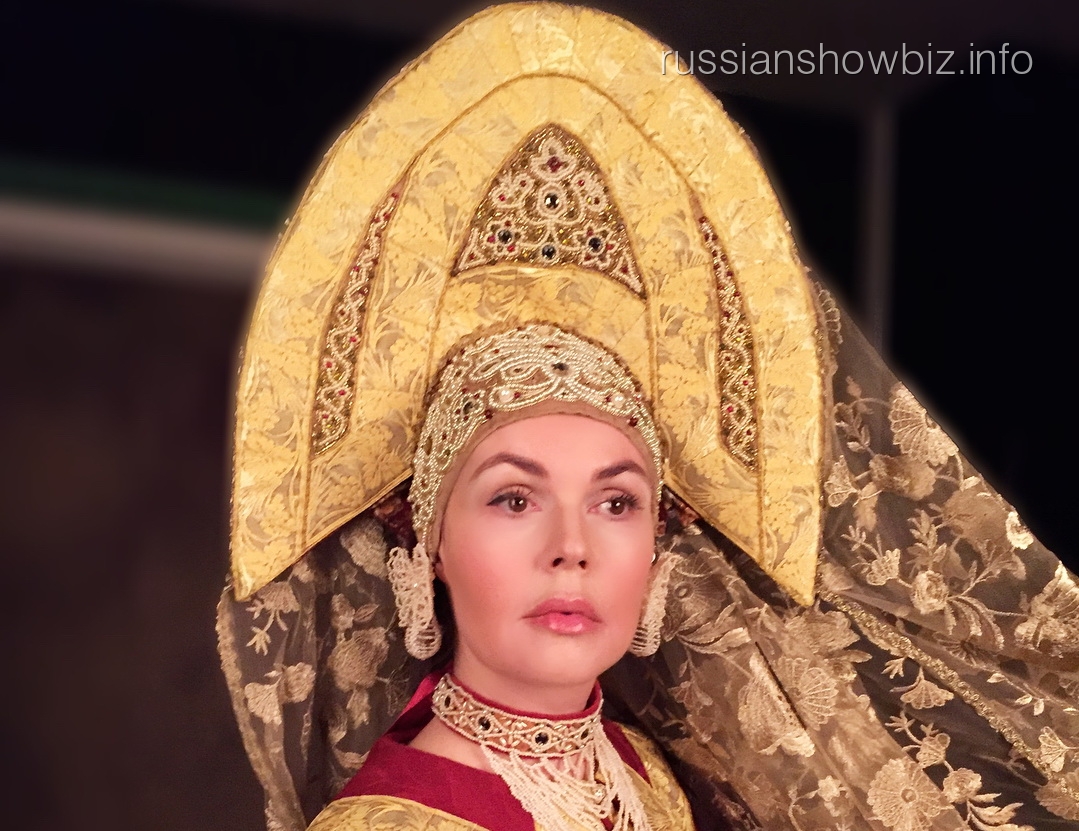 Екатерина Андреева удивила Новогодним образом