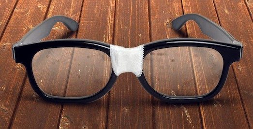 Как избавиться от царапин на очках?