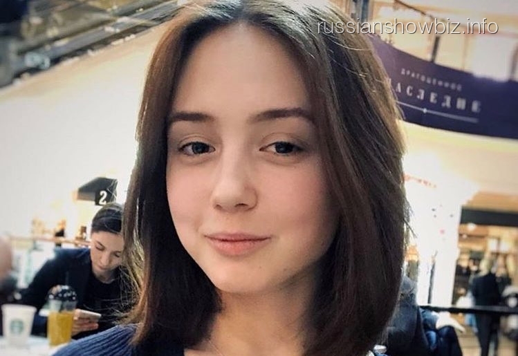 Пуговка из «Папиных дочек» показала фото без макияжа