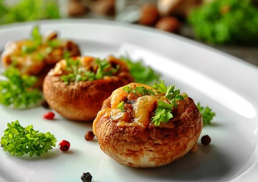 Рецепты приготовления вкусных фаршированных шампиньонов