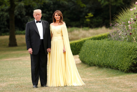 Новый образ Мелании Трамп не оставил даже шанса Терезе Мэй