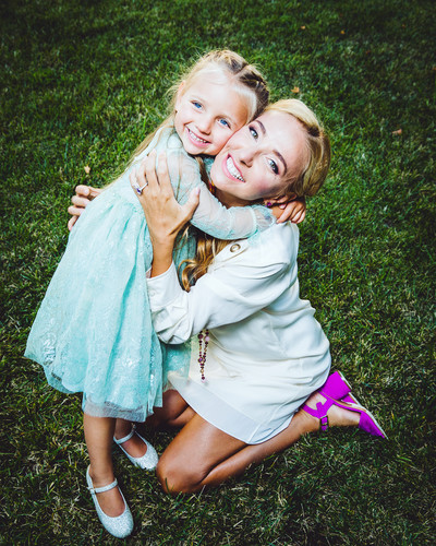 «Ужас, даже не пискнула»: 4-летняя дочь Татьяны Навки шокировала интернет-пользователей, поднявшись под купол цирка