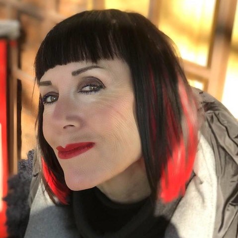 Как 70-летней британке, позволяющей себе мучное на завтрак, удается сохранять молодое тело