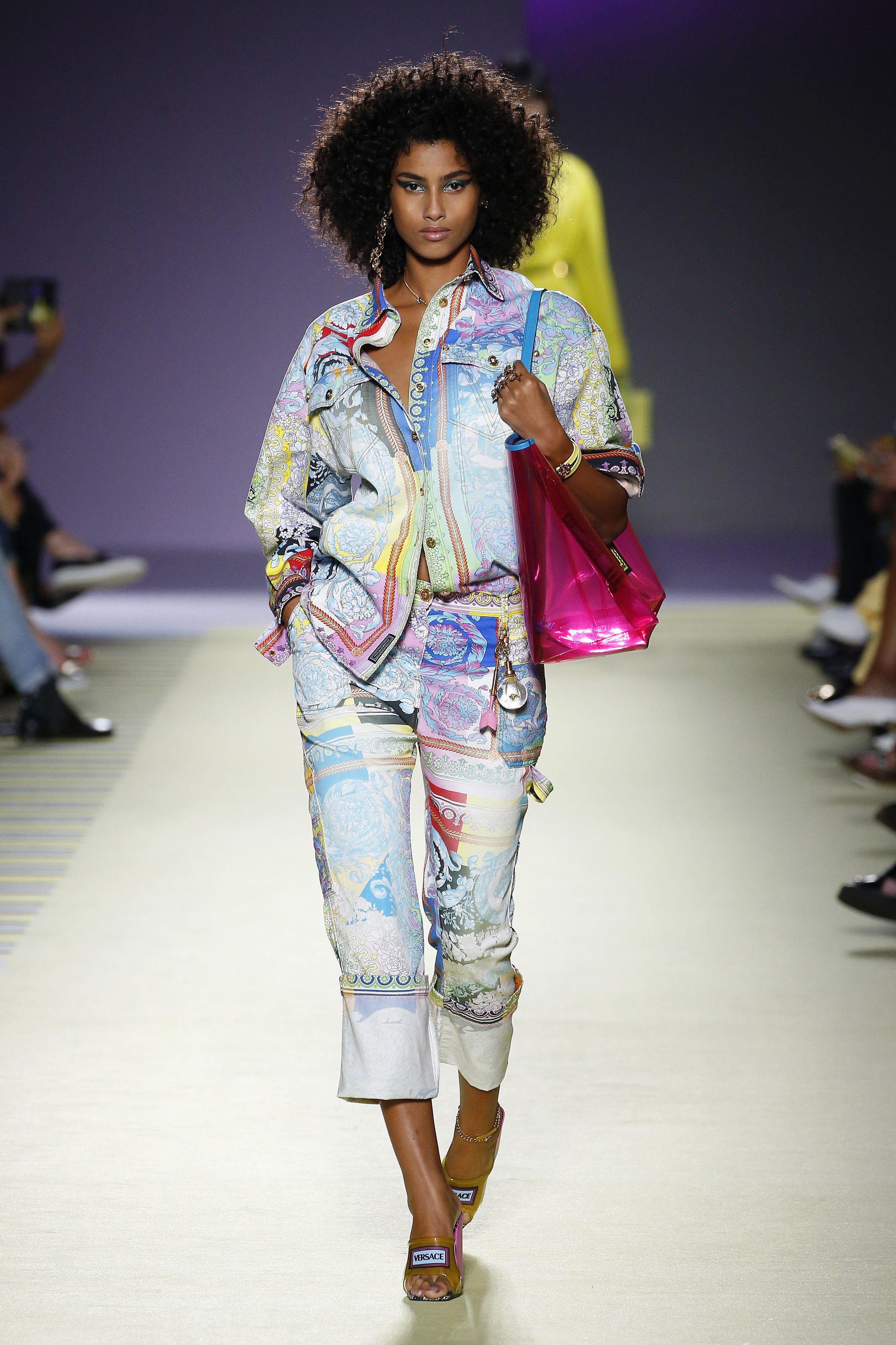 Майкл Корс, по слухам, планирует приобрести Versace для