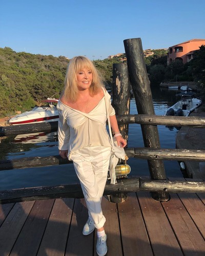 30 лет назад Алла Пугачева носила вещи, от которых сейчас без ума фэшэнисты