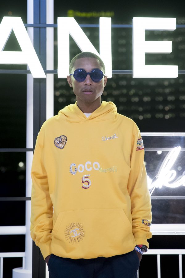 Фарелл для Chanel идет в магазин рядом с вами