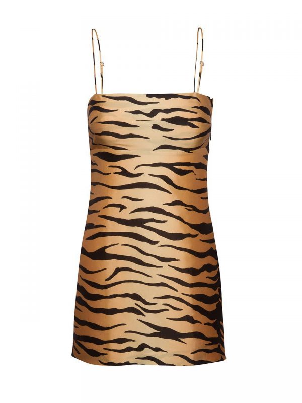 Поэтому я куплю себе платье на день рождения каждый год