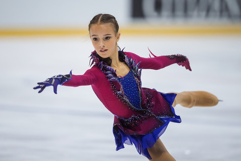 Чемпионат России по фигурному катанию выиграла 14-летняя Щербакова, а Загитова и Медведева не вошли в тройку лидеров