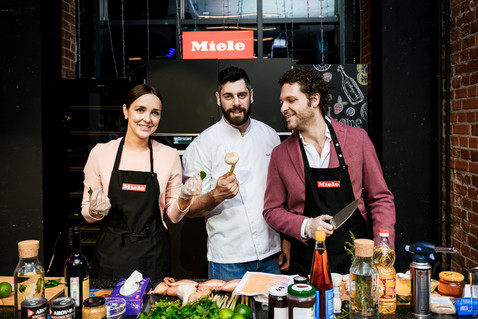 Компания Miele провела новогодний кулинарный поединок