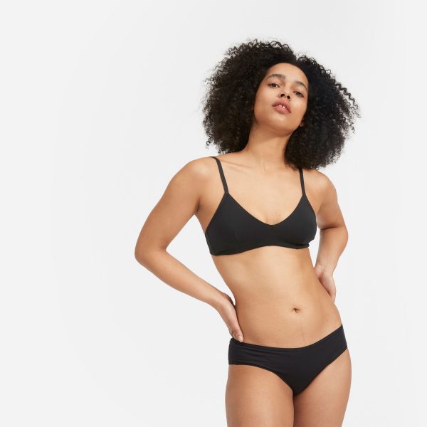 Everlane добавляет $24 Нет на косточках бюстье в свою коллекцию