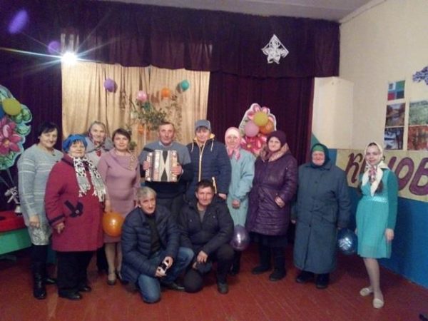 Литературно-музыкальная композиция «Дарите женщинам цветы»