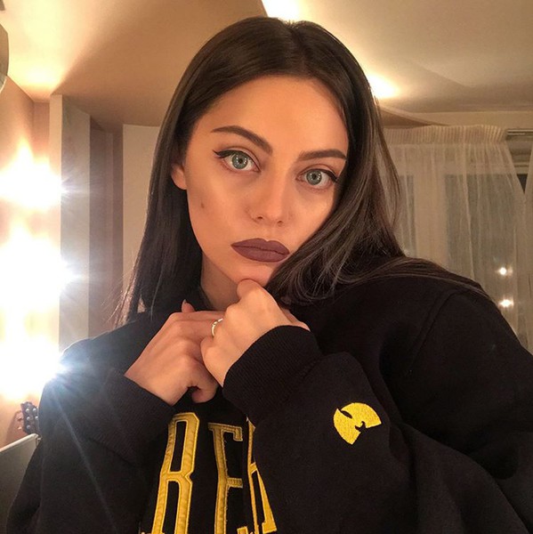 Экс-участница SEREBRO
Катя Кищук после ухода от Фадеева лишилась даже аккаунта в социальной сети
