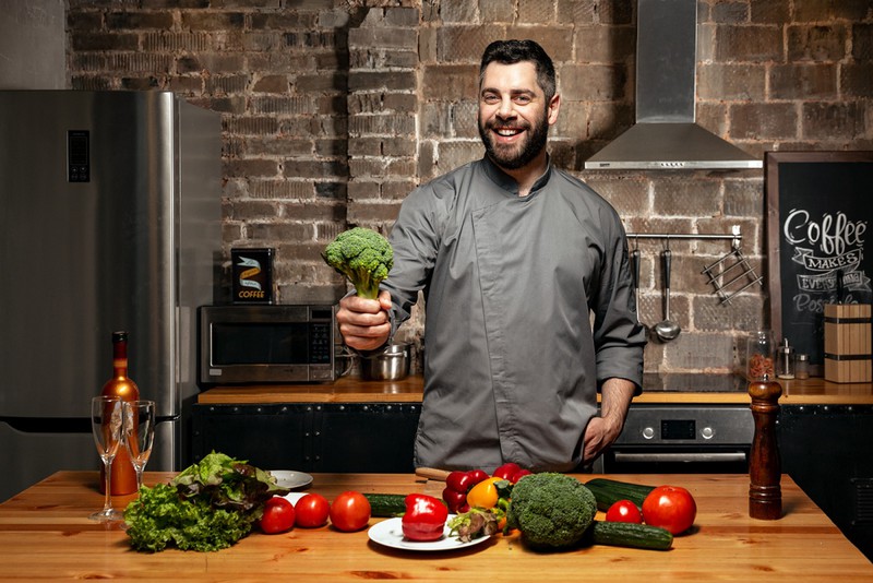 Шеф-повар Марк Стаценко учит женщин не только вкусно готовить, но и любить себя