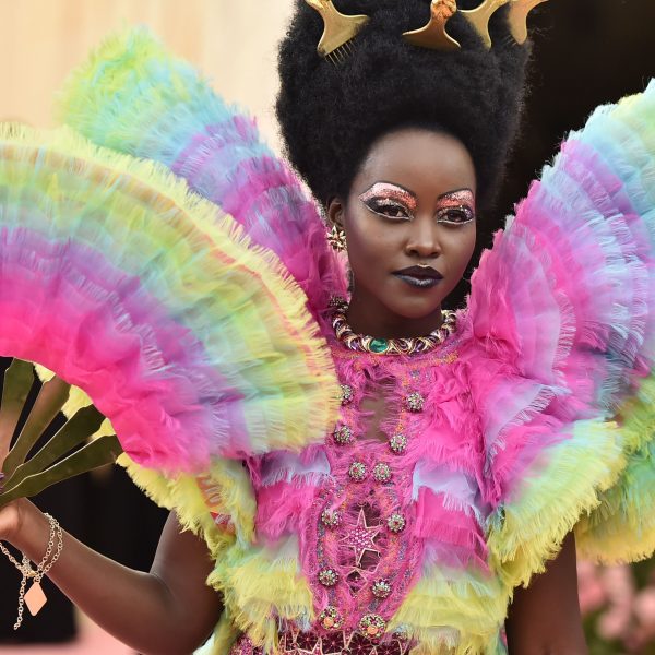 10 лучших аксессуаров от 2019 встретил Гала