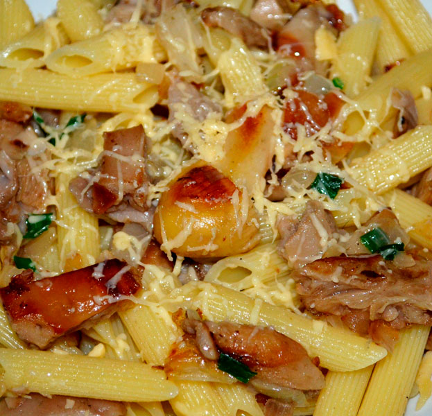 Грибной салат с макаронами