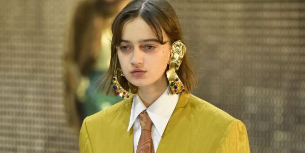 Часы Гуччи круиз-2020 шоу в прямом эфире