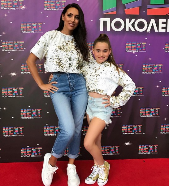 «С мамой она договорится по блату»: неудачная шутка Алсу разозлила общественность
