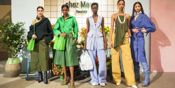 Jacquemus празднует 10 лет с совместным обучением взлетно-посадочной полосы шоу в Провансе