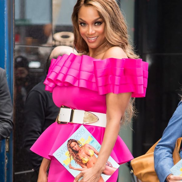 Тайра Бэнкс возвращается на обложку Спортс Иллюстрейтед 23 лет