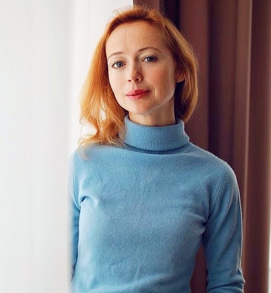43-летняя Елена Захарова в бикини продемонстрировала подтянутую фигуру и упругий пресс