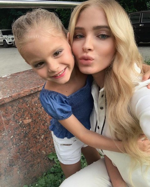Симона Юнусова доказала, что дочь Тимати пошла в папу, а не в маму