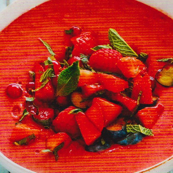 KOKOSOVYJ-SUP-S-MANGO-I-YAGODAM