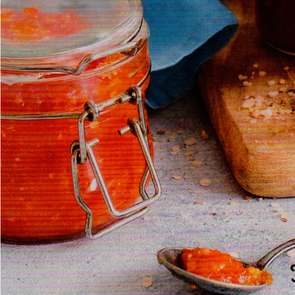 TOMATNYJ-CHATNI-S-IMBIREM-I-CHILI-NA-MEDU