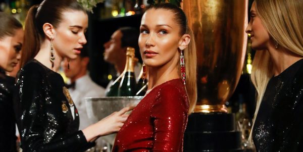 Джазовый возраст гламур, блестки, Поло Медведь, и Жанель Монэ у Ральфа Лорена