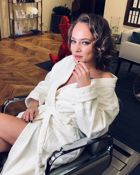 25-летняя Аглая Тарасова подтвердила, что встречается с 50-летним Дарреном Аронофски