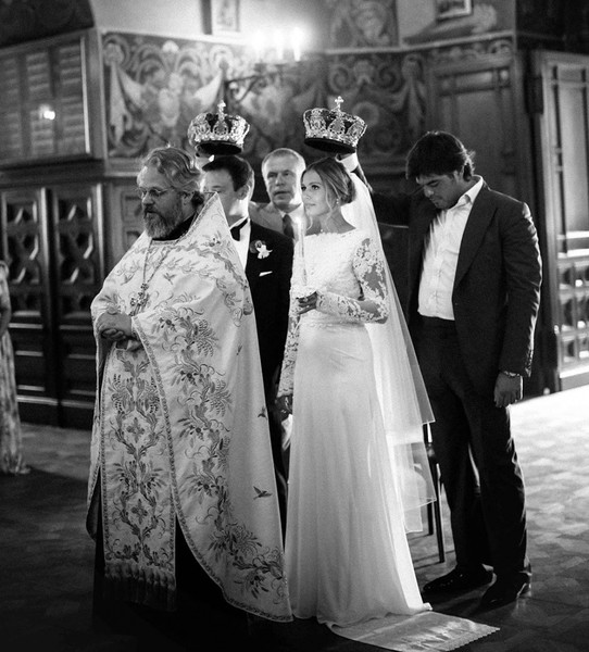 «Замуж»: Мария Кожевникова заинтриговала фото в свадебном платье