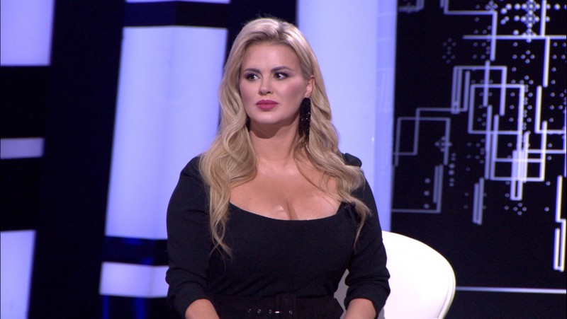 Лера Кудрявцева: «Анна Семенович — уникум: ее не купишь ни дорогими курортами, ни кольцами с бриллиантом. Она девушка разборчивая и замуж не спешит»