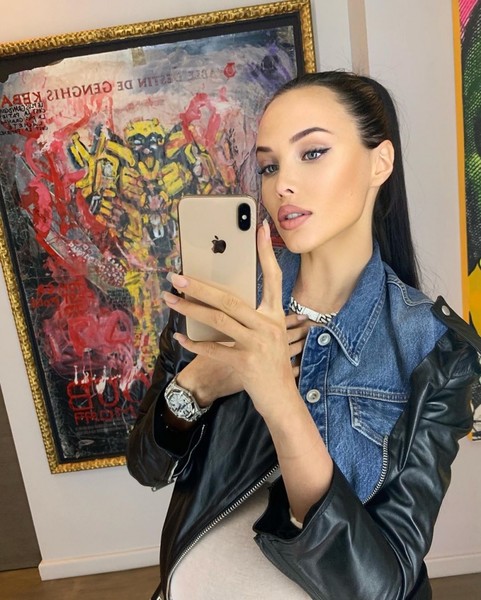 Анастасия Решетова совсем не скучает по «животику» и рада, что не накупила беременной одежды